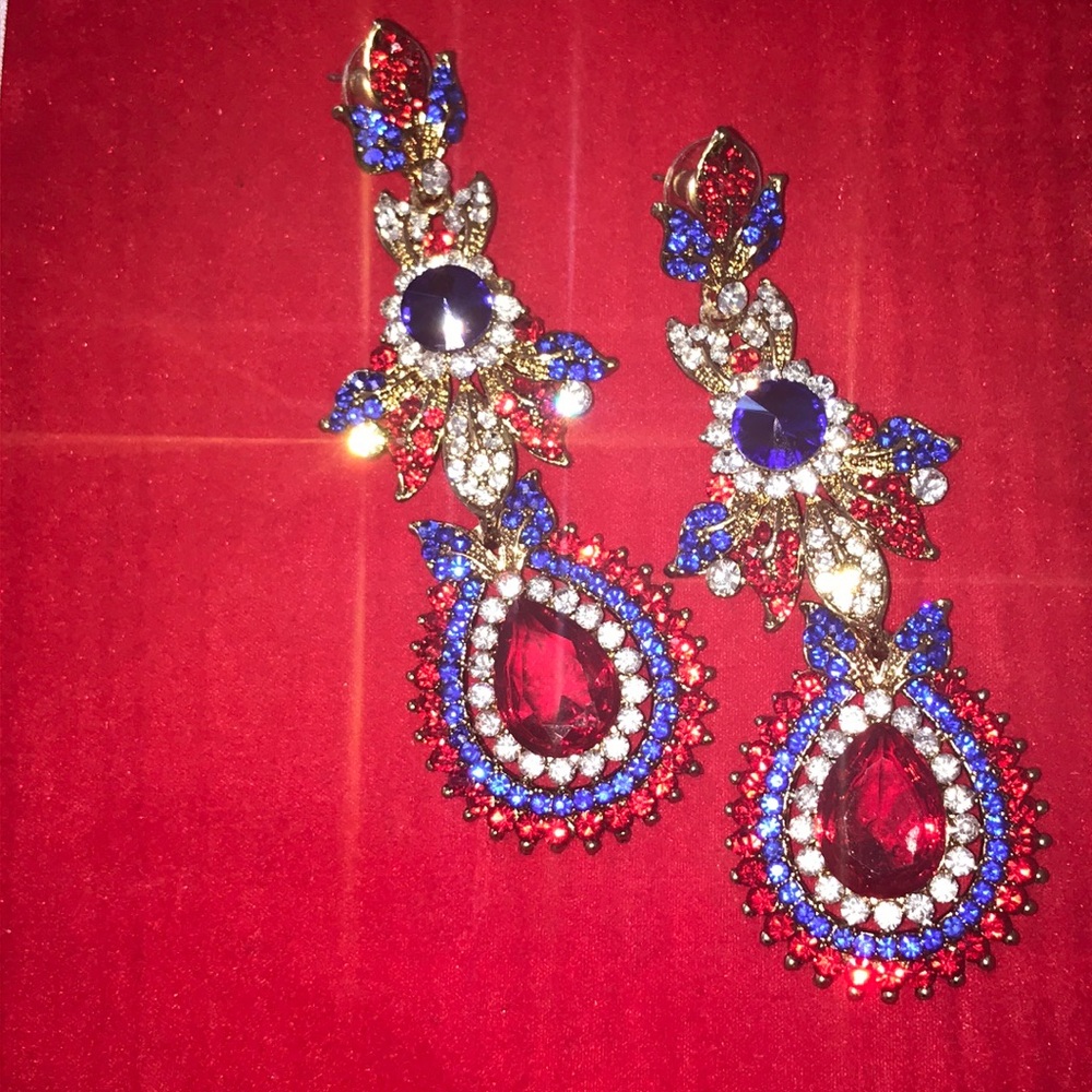Price ⬇️ Statement Earrings